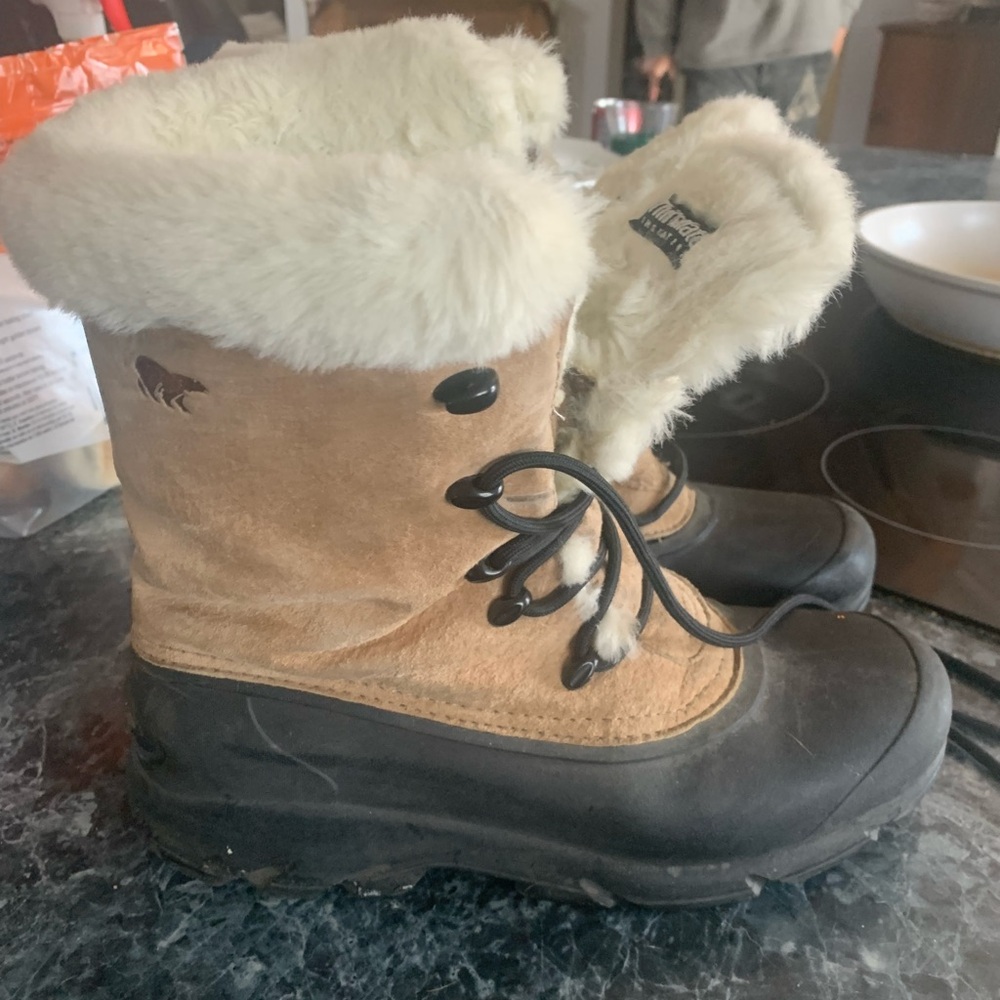 L.L. Bean White Plush Lined Boots